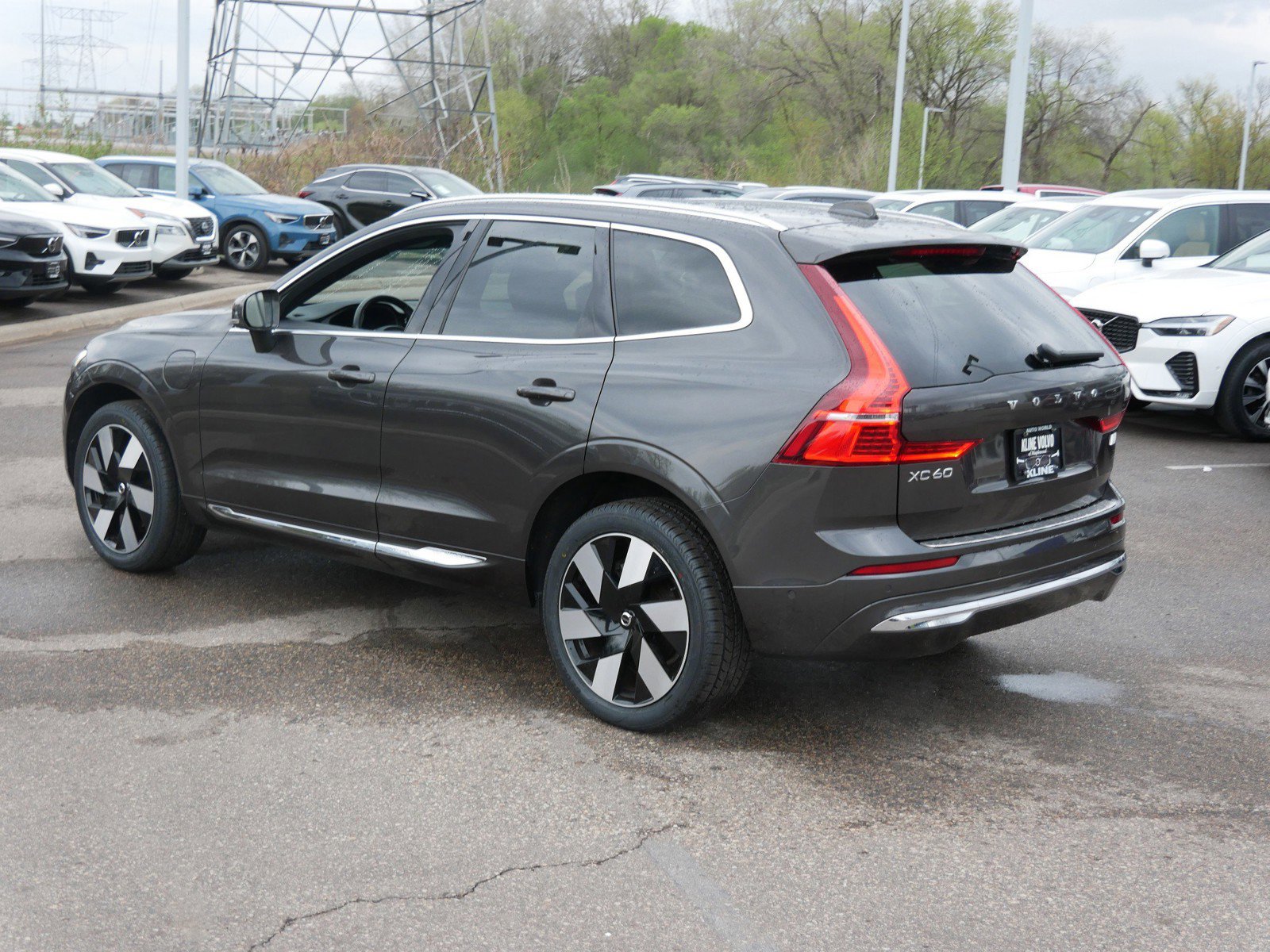 Used 2023 Volvo XC60 T8 Plus w/ Protection Package Premier AWD/4WD image 5