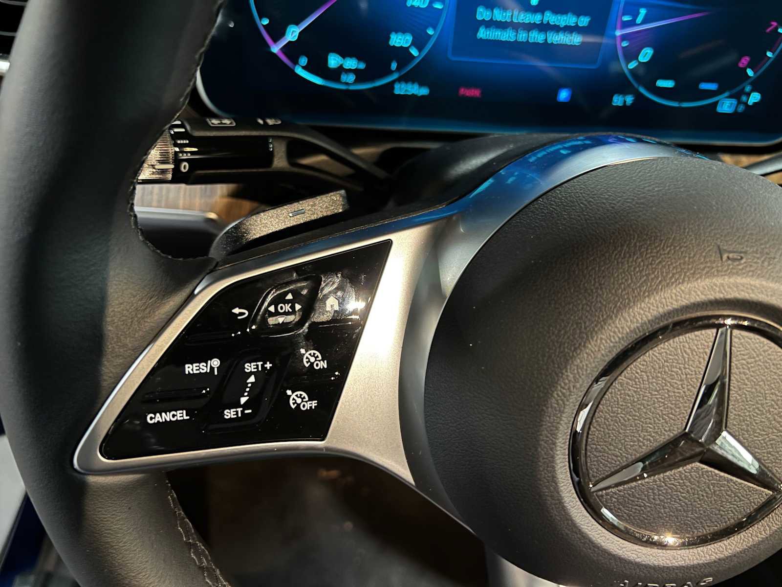 Used 2025 Mercedes-Benz C 300 4MATIC Sedan image 28