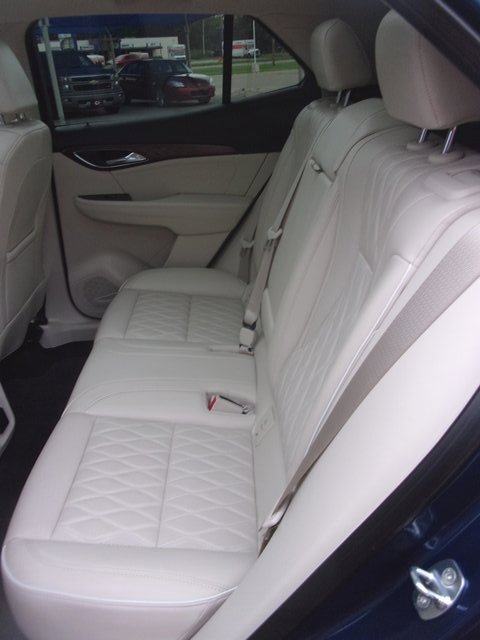 Used 2023 Buick Envision Avenir image 31