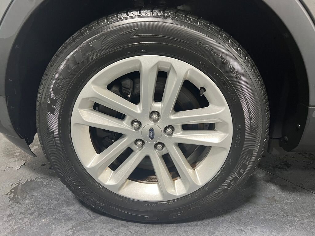 Used 2015 Ford Explorer XLT w/ Equipment Group 202A image 16