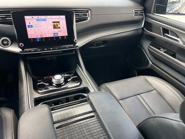 Used 2023 Jeep Wagoneer Series III w/ Convenience Group I image 4