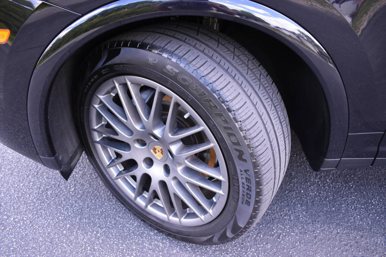 Used 2018 Porsche Cayenne Platinum Edition AWD/4WD image 47