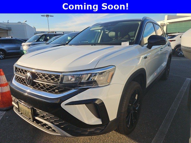 Certified 2023 Volkswagen Taos SE w/ Black Wheel Package