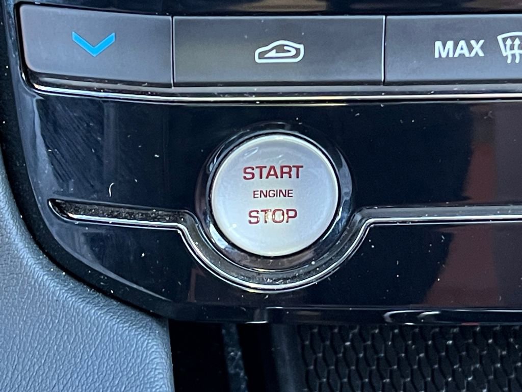 Used 2019 Jaguar F-PACE Portfolio image 29