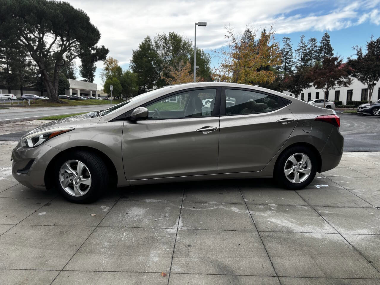 Used 2015 Hyundai Elantra SE image 7