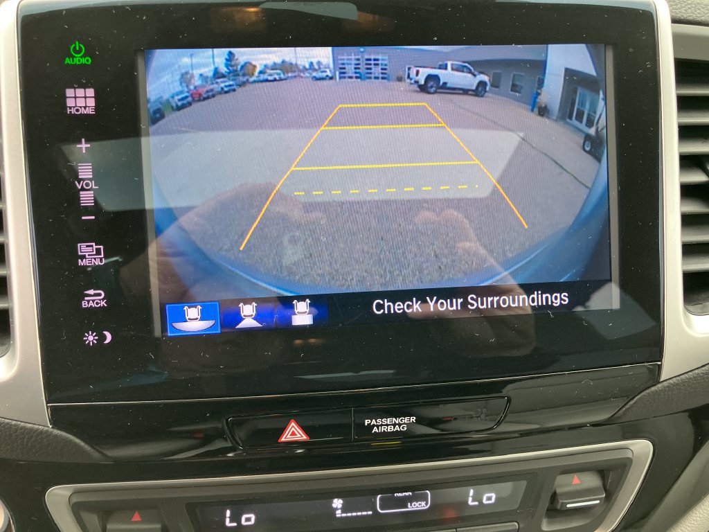 Used 2016 Honda Pilot Touring image 12