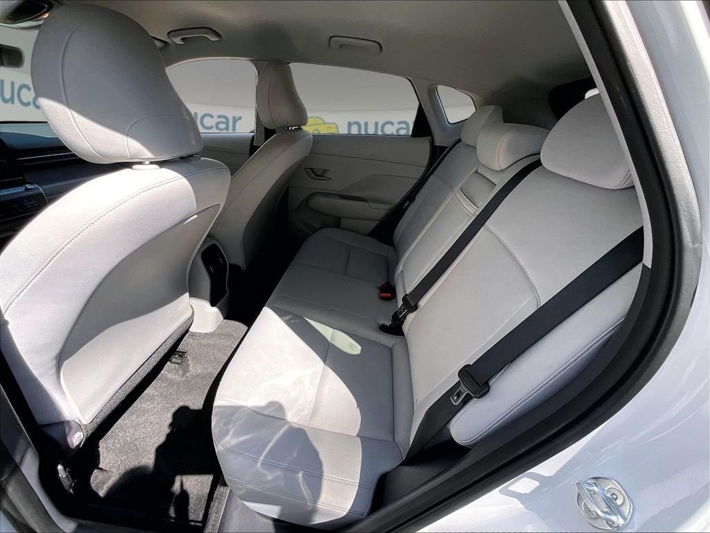 Used 2025 Hyundai Kona SEL AWD/4WD image 15