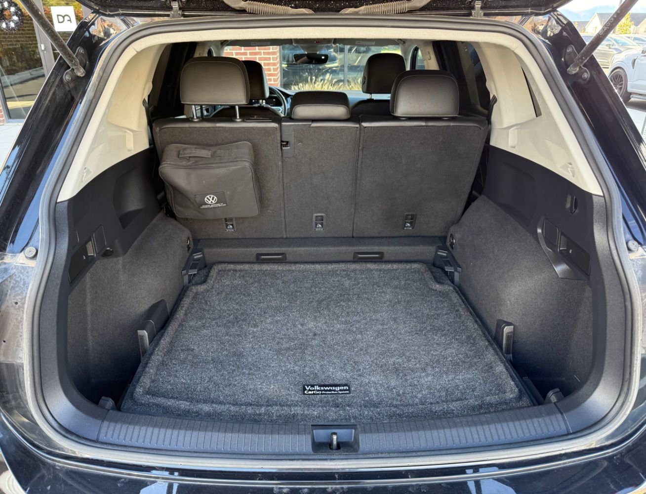 Used 2023 Volkswagen Tiguan SE image 26