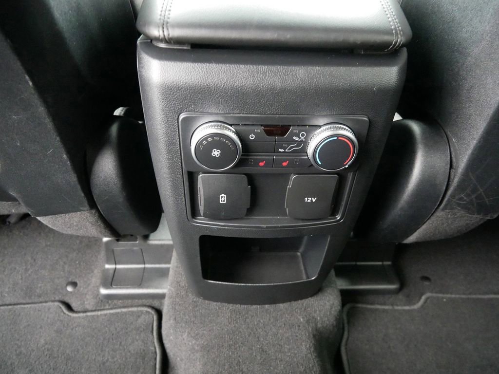 Used 2020 Ford Explorer XLT w/ Comfort Package image 15