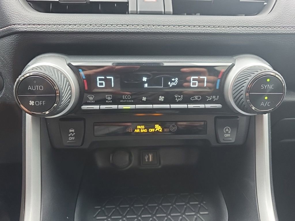 Used 2024 Toyota RAV4 XLE image 28