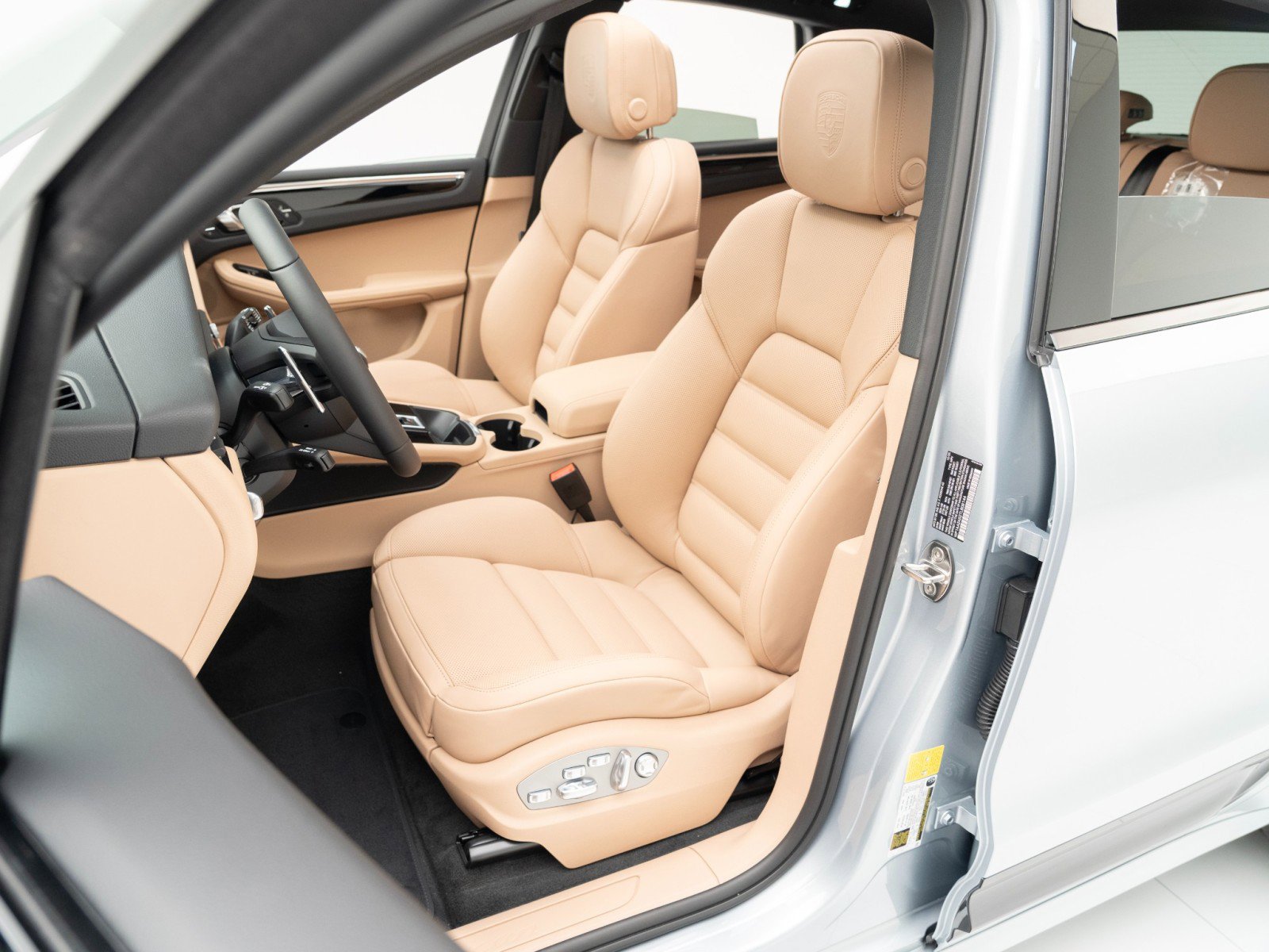 New 2026 Porsche Macan image 5