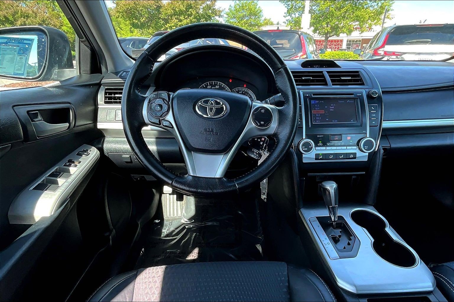 Used 2013 Toyota Camry SE FWD image 5
