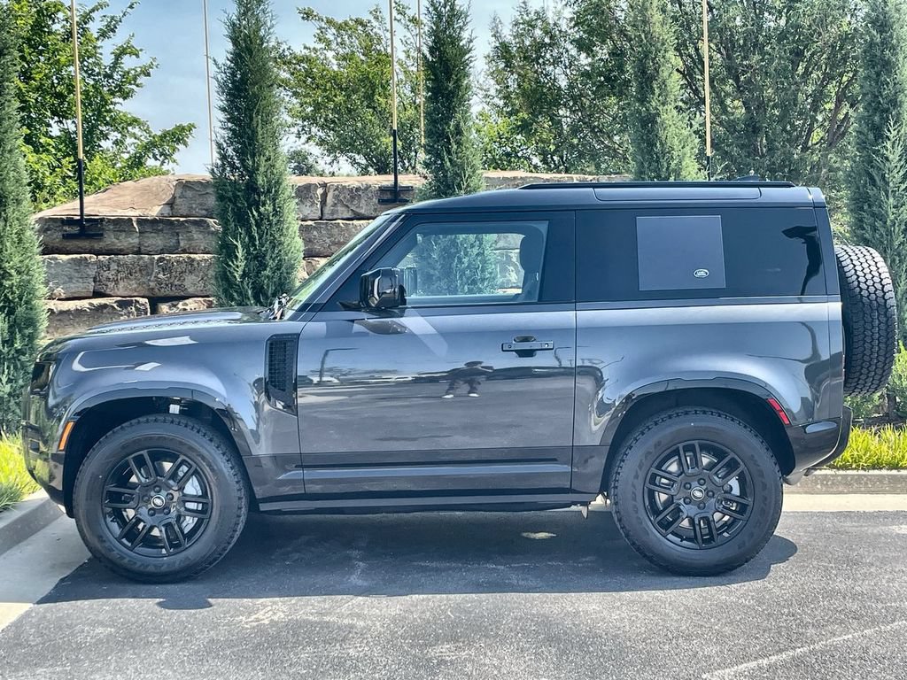 Used 2023 Land Rover Defender 90 X-Dynamic SE AWD/4WD image 2