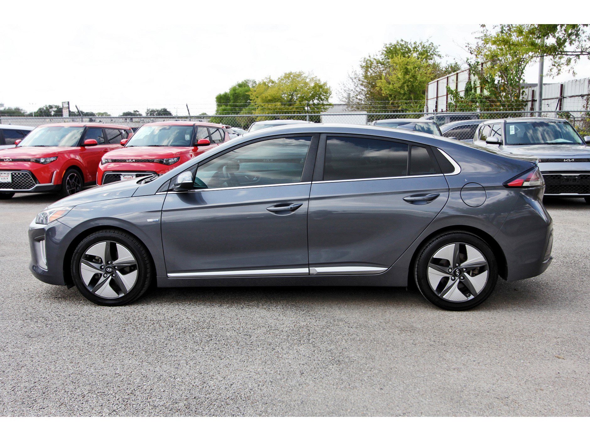 Used 2020 Hyundai Ioniq SEL image 4