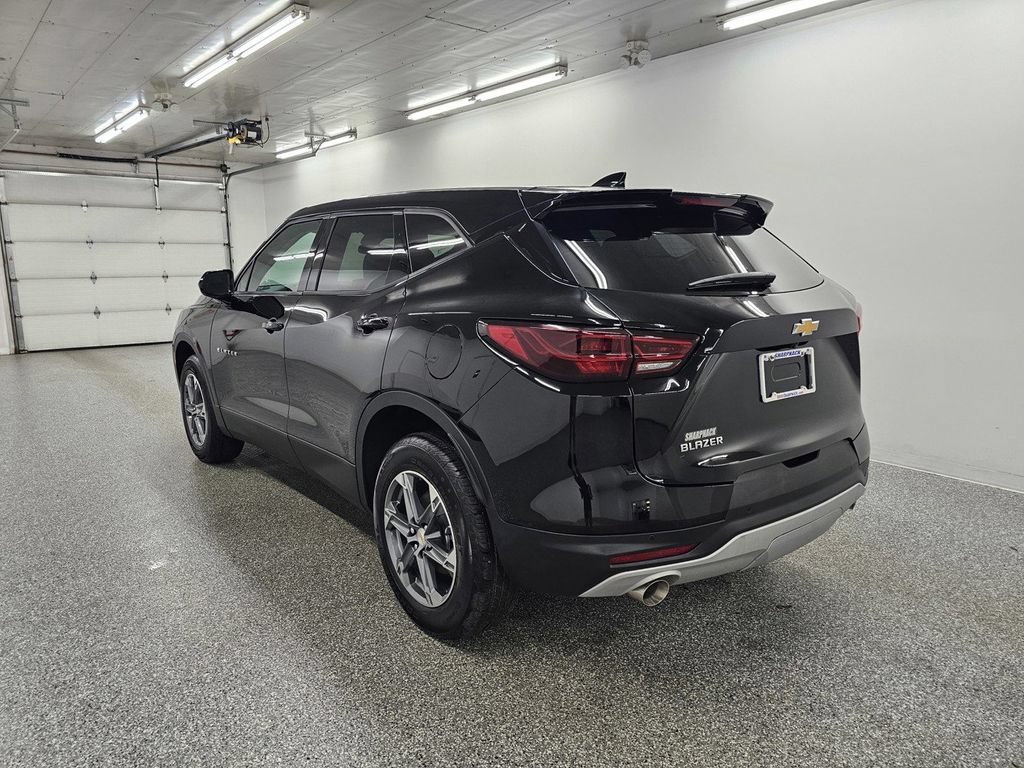 Used 2026 Chevrolet Blazer LT FWD image 7