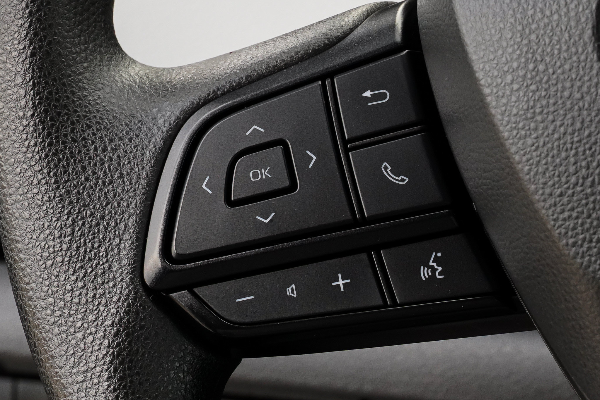Certified 2025 Toyota Sienna LE AWD/4WD image 32