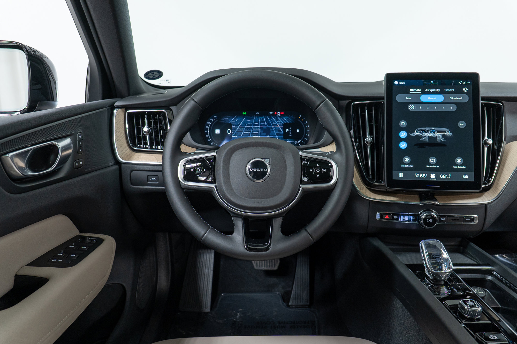New 2026 Volvo XC60 B5 Plus w/ Climate Package image 17