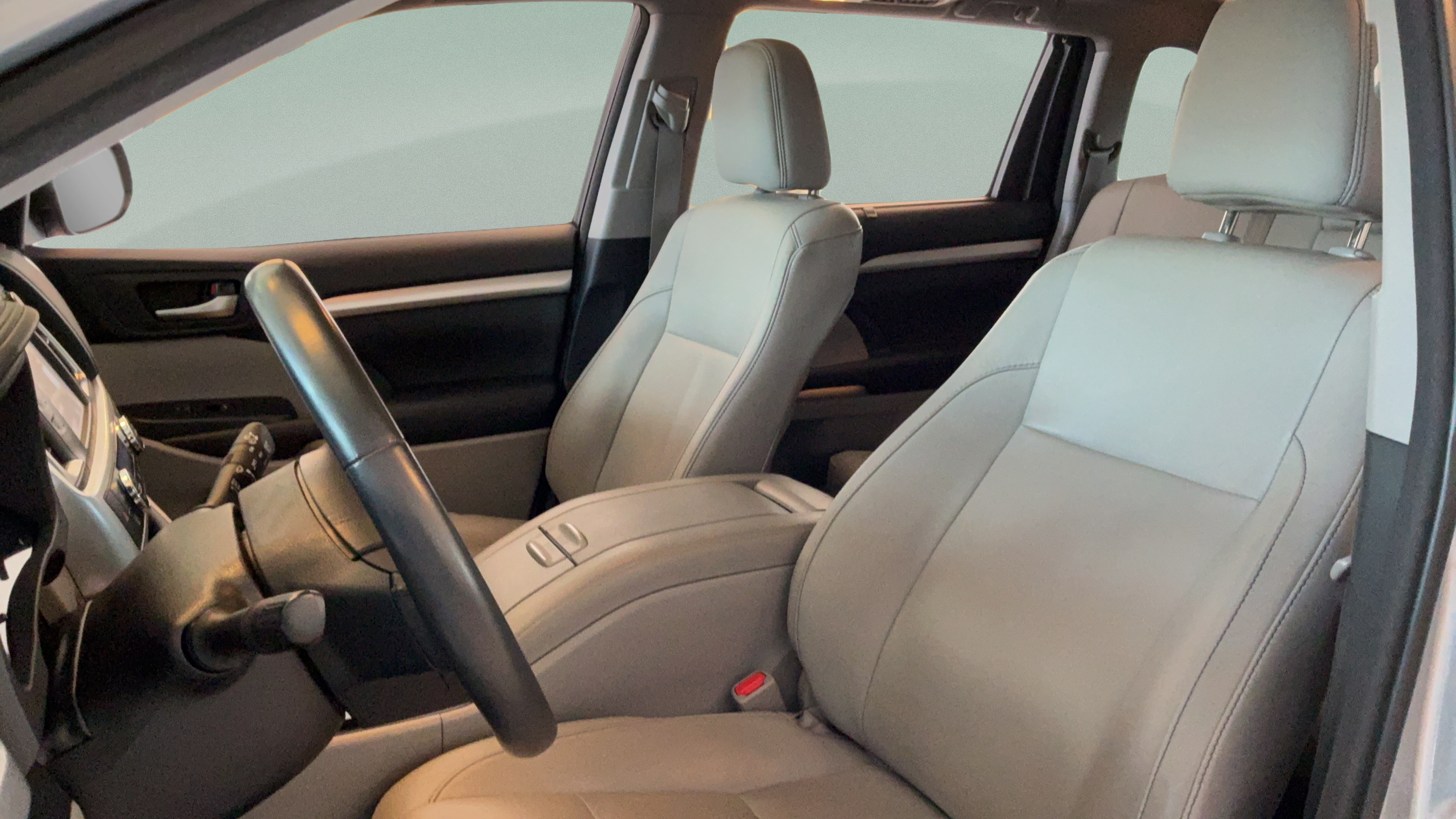 Used 2015 Toyota Highlander XLE AWD/4WD image 24