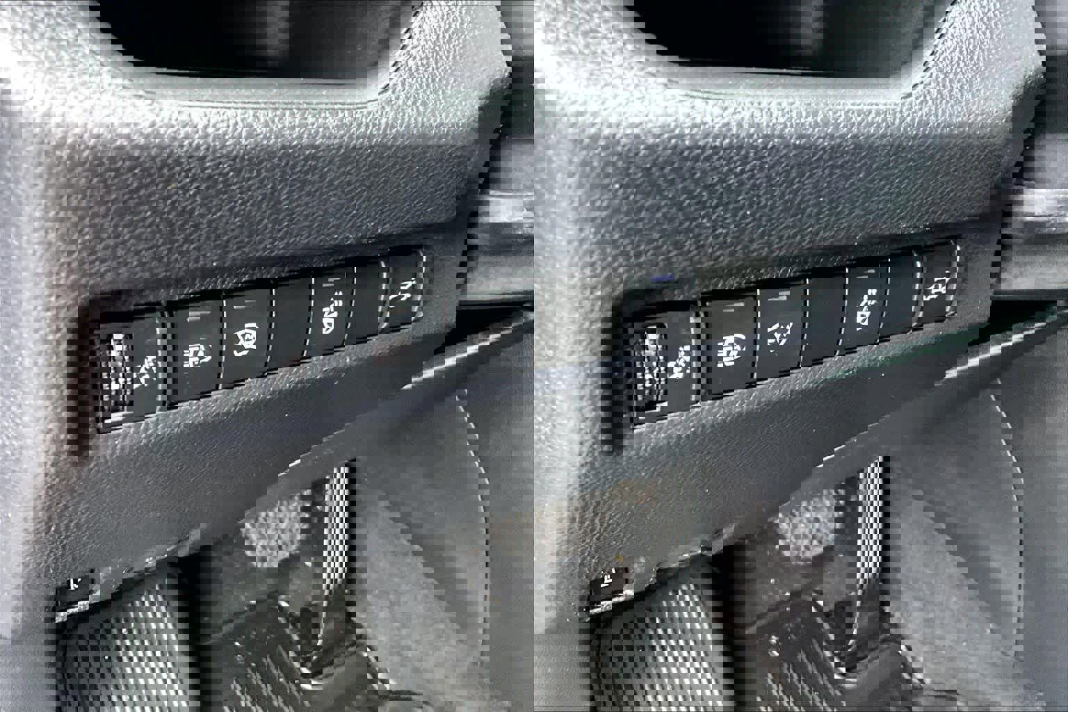 Used 2023 Toyota RAV4 XLE Premium image 33