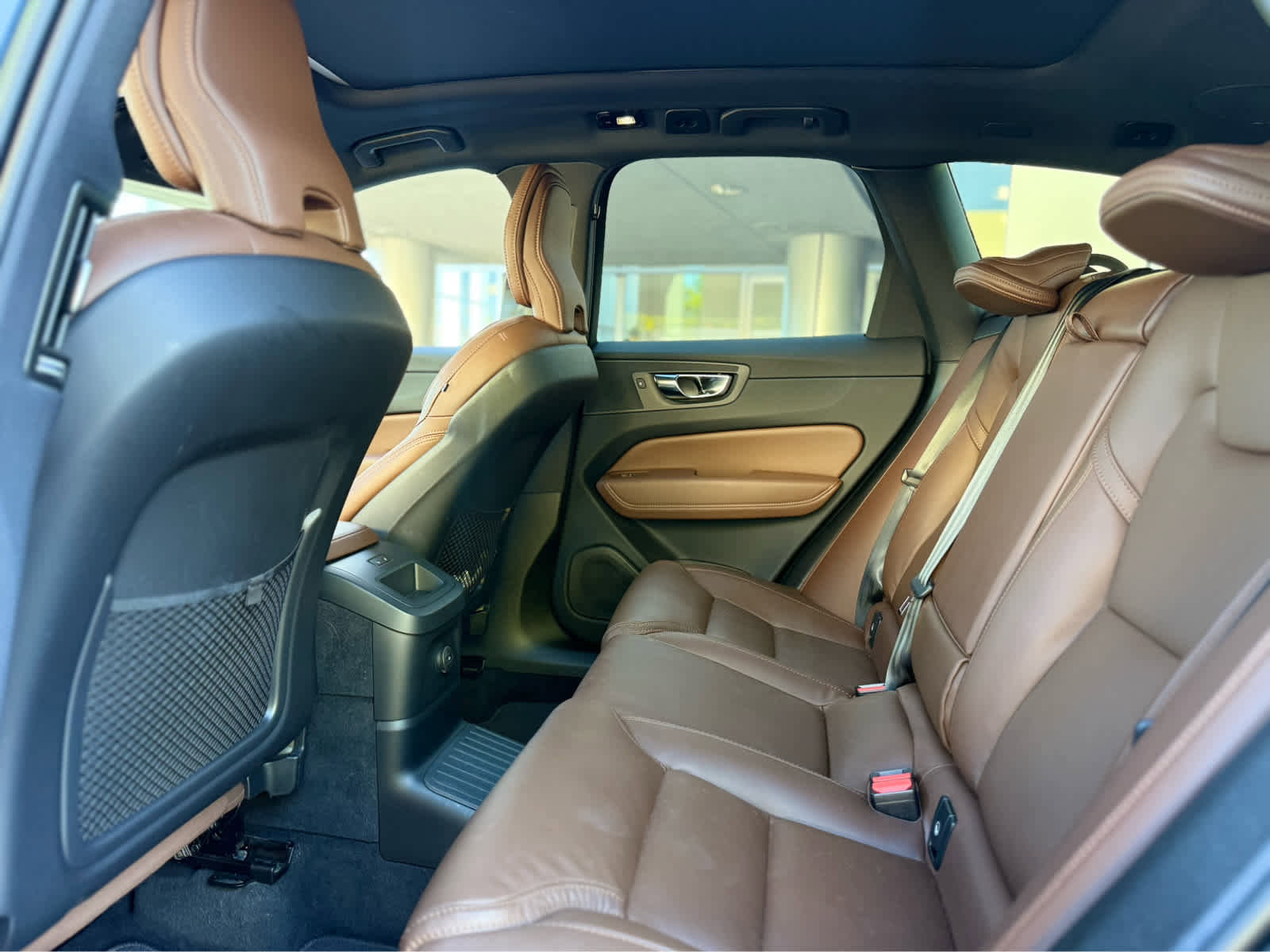 Used 2023 Volvo XC60 T8 Ultimate w/ Climate Package image 7