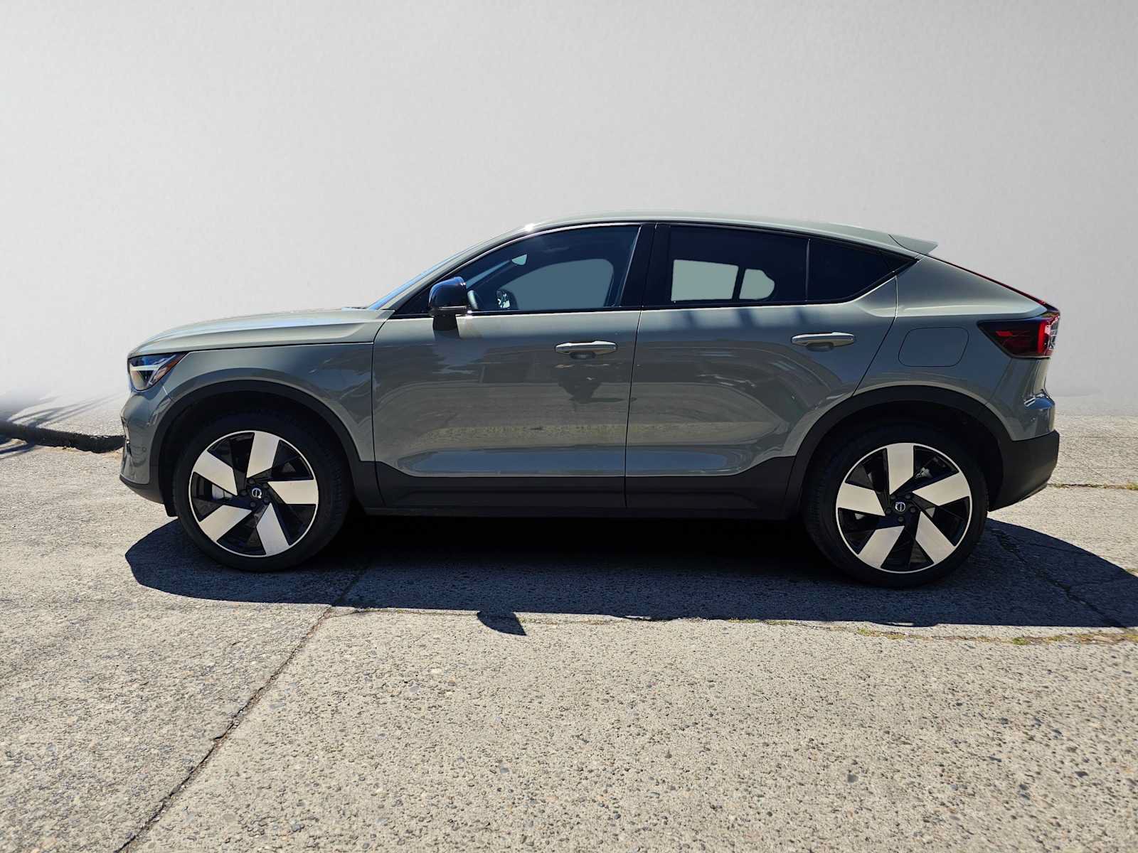Certified 2024 Volvo C40 P8 Recharge Plus w/ Climate Package RWD image 6