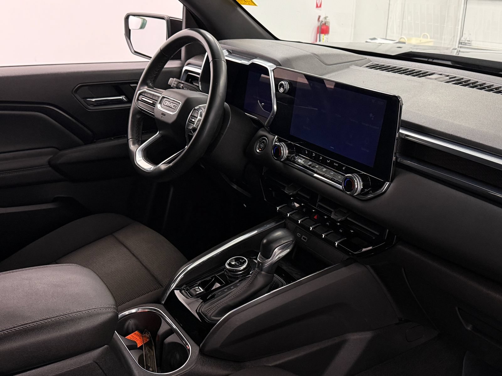 Used 2023 GMC Canyon Elevation w/ Convenience Package AWD/4WD image 11
