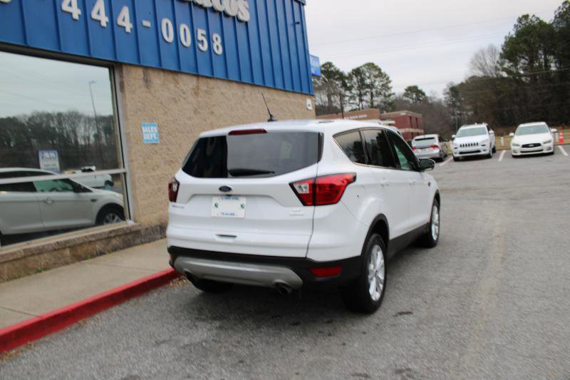 Used 2019 Ford Escape SE FWD image 4