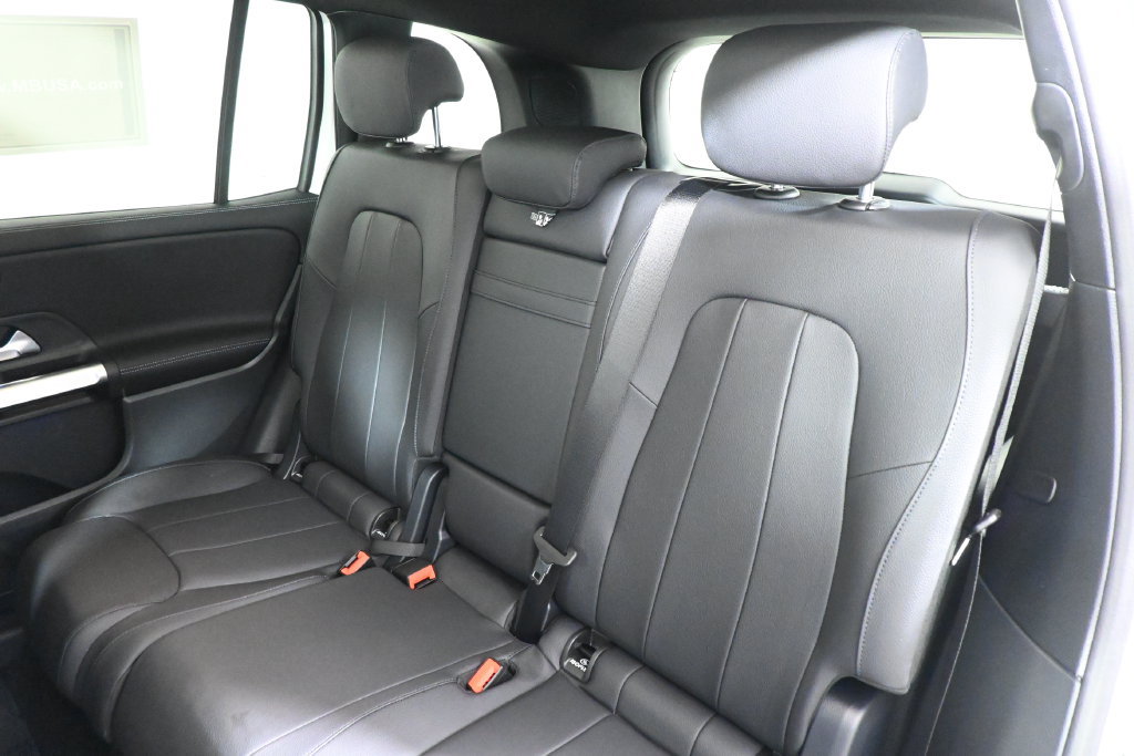 Certified 2026 Mercedes-Benz GLB 250 4MATIC image 4
