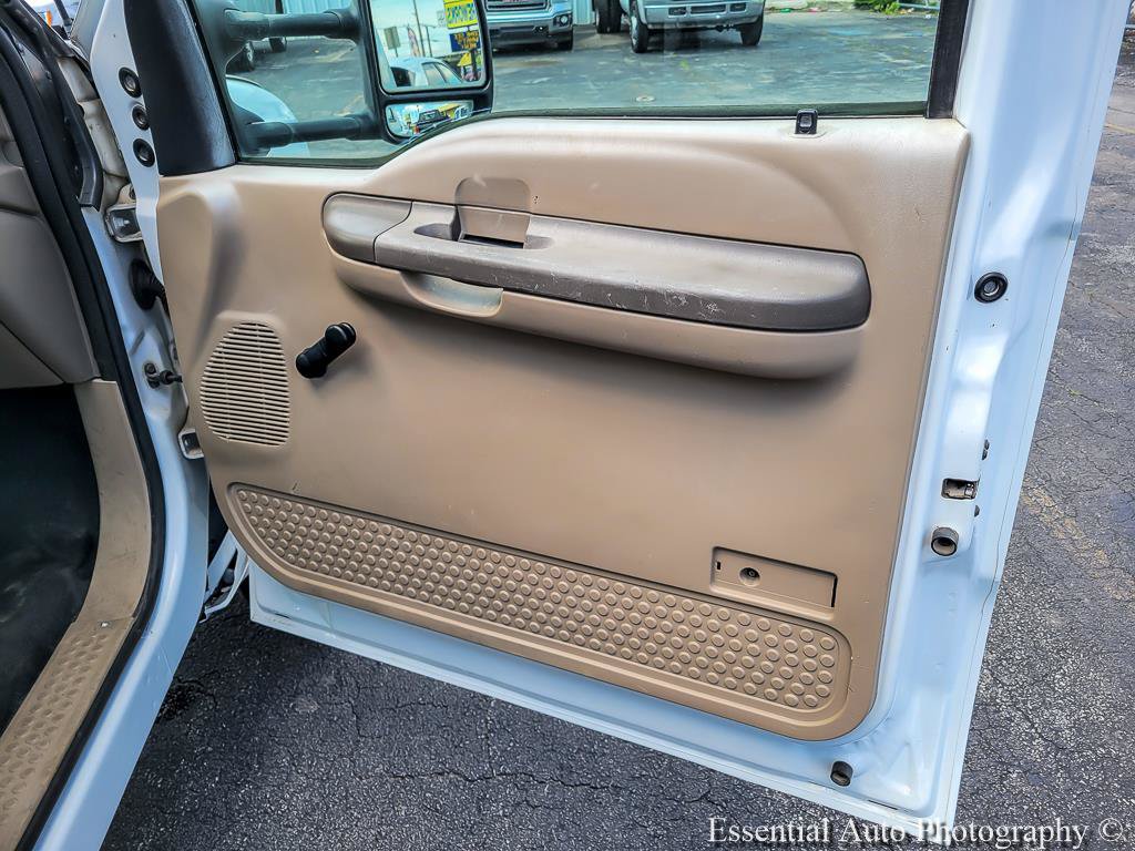 Used 2004 Ford F550 2WD Regular Cab Super Duty image 20