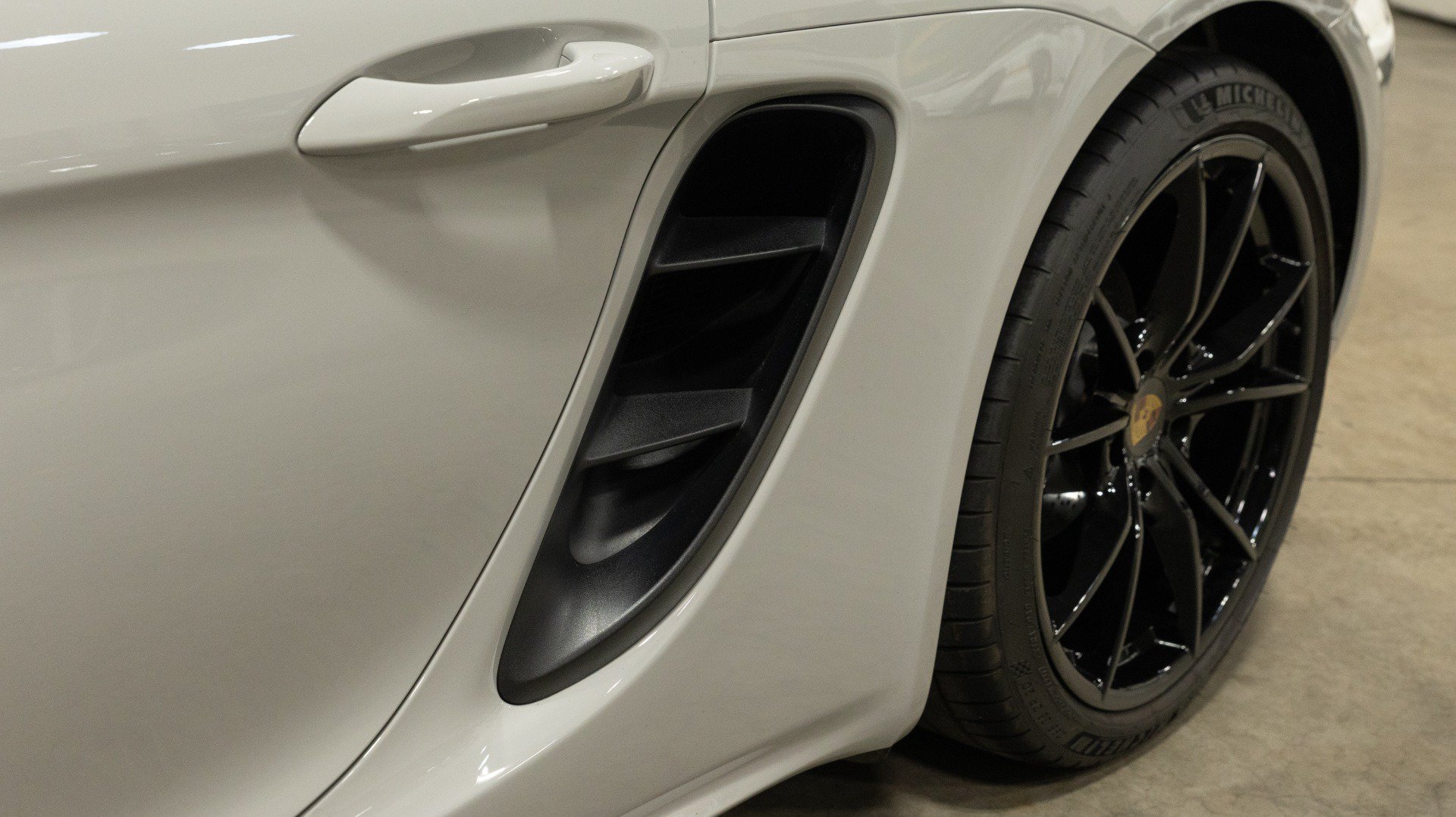 Used 2021 Porsche 718 Boxster RWD image 20