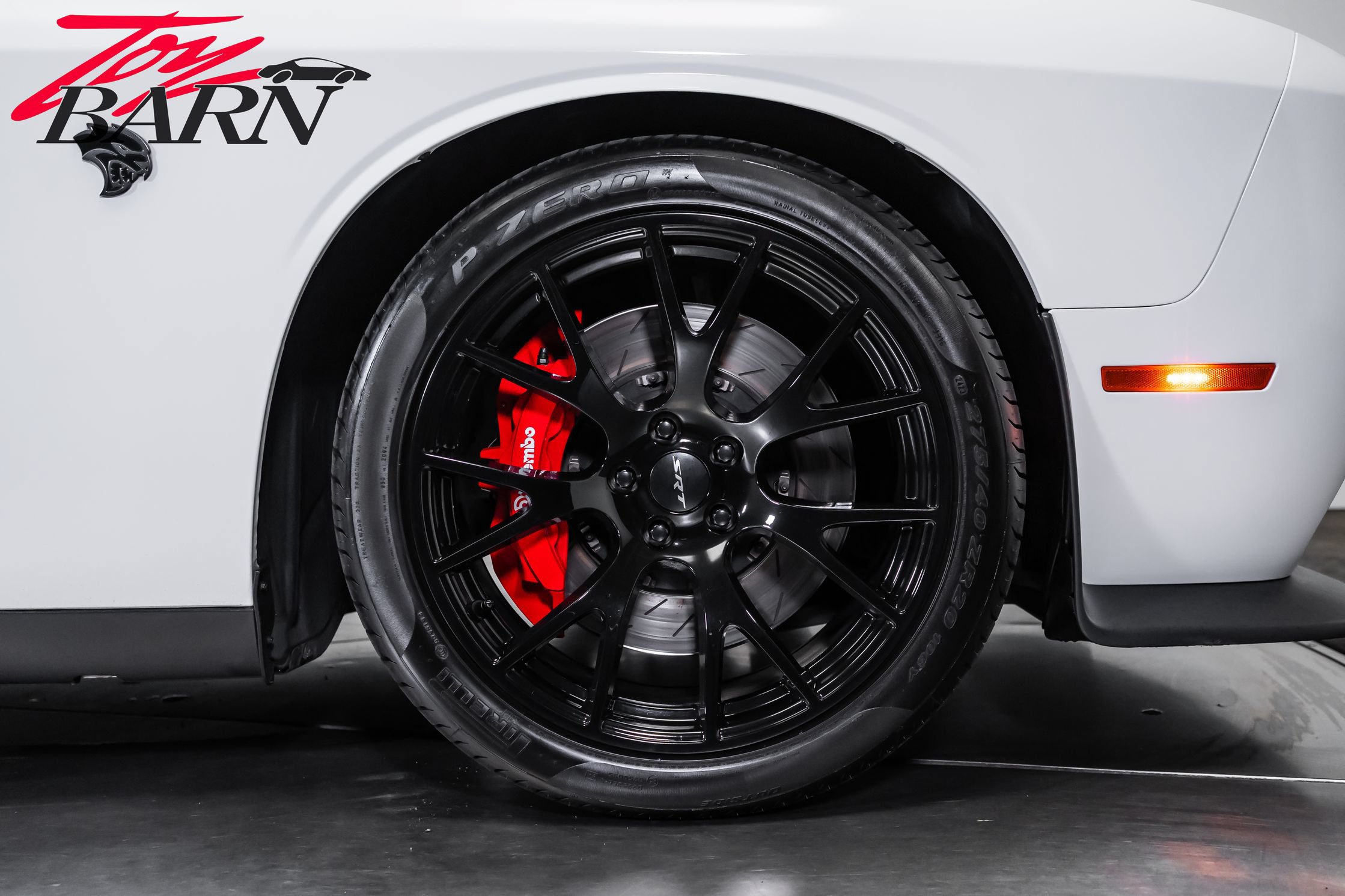 Used 2015 Dodge Challenger SRT Hellcat RWD image 16