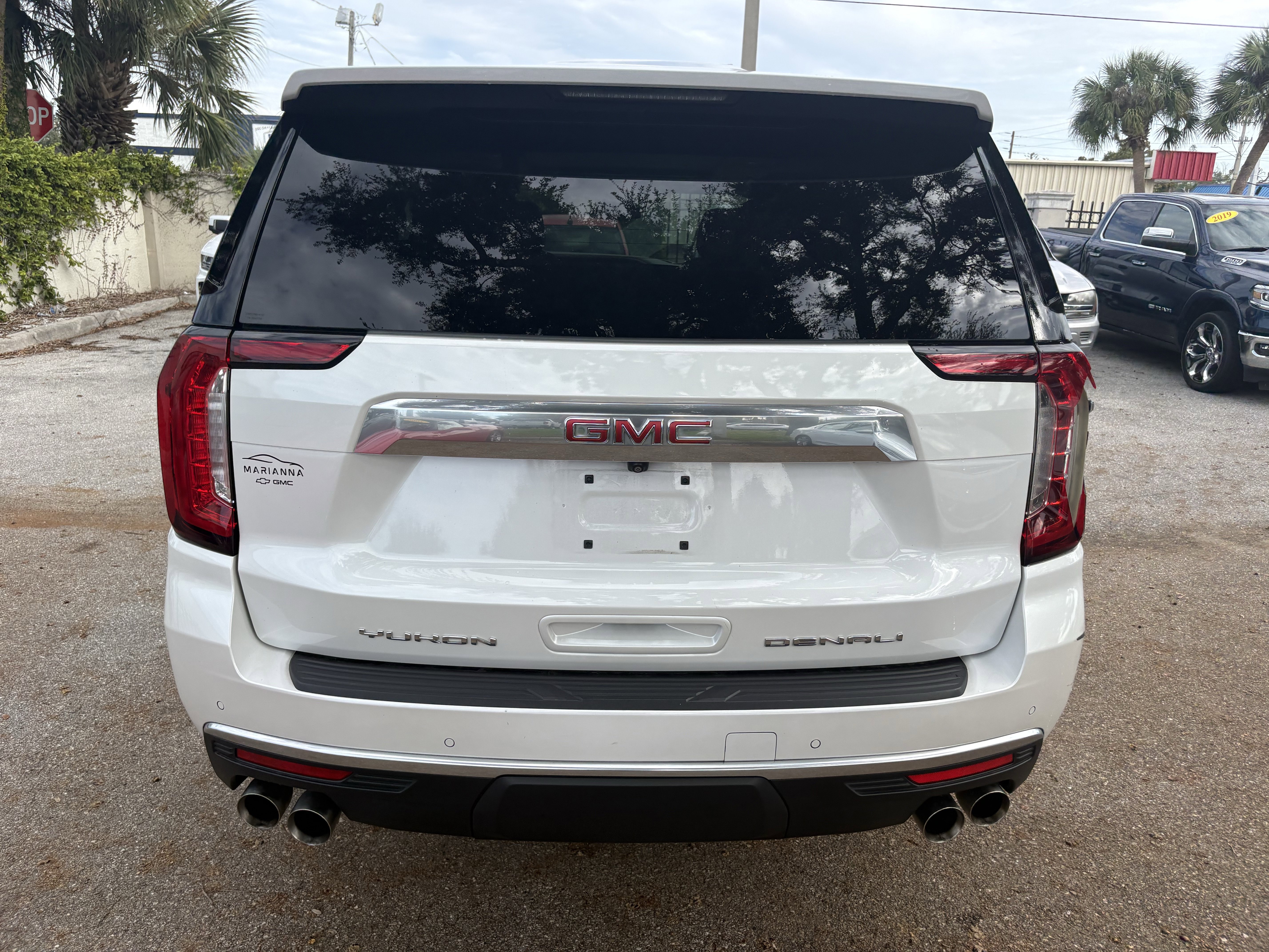 Used 2024 GMC Yukon Denali image 6