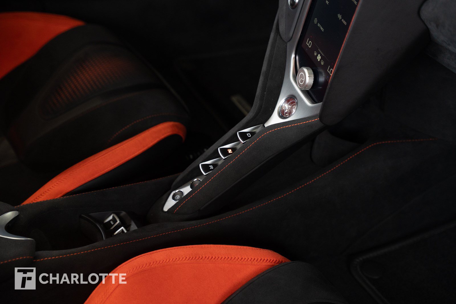 Used 2025 McLaren 750S Spider RWD image 32