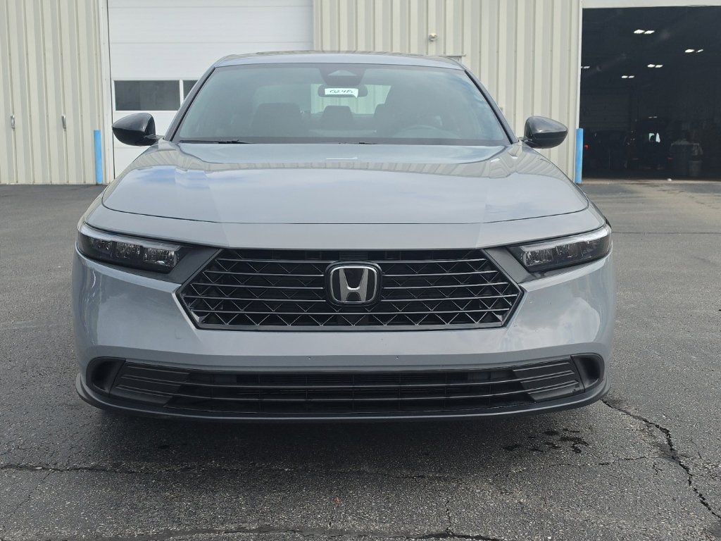 Used 2024 Honda Accord Sport image 2