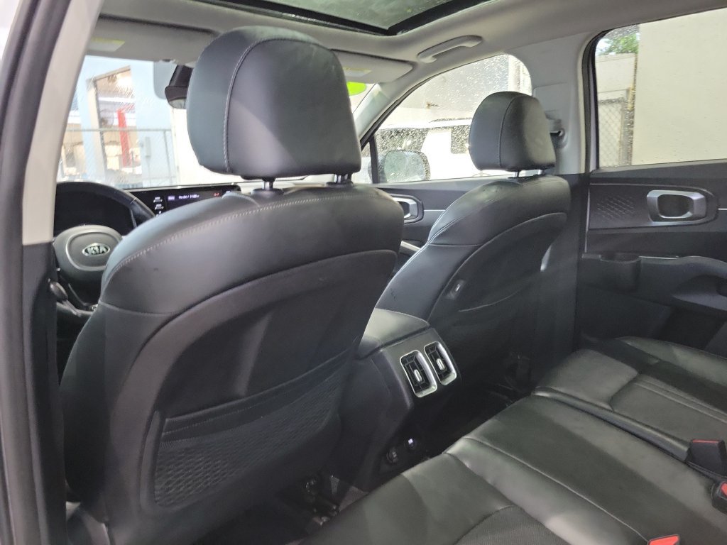 Used 2021 Kia Sorento S w/ Panoramic Sunroof Package FWD image 13