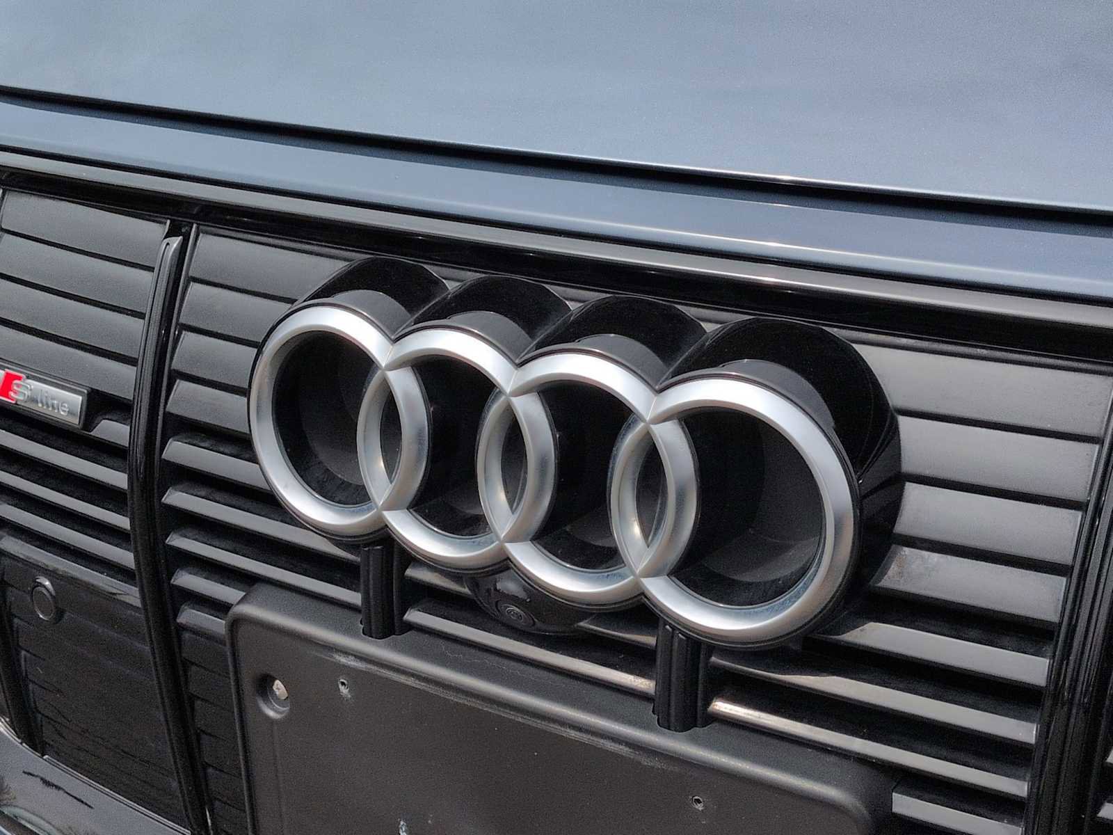 Used 2023 Audi e-tron Prestige w/ Prestige Package image 12