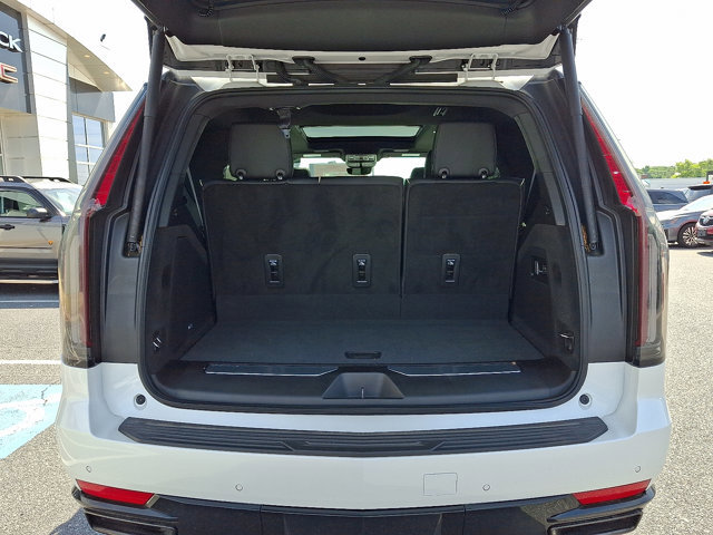 Used 2023 Cadillac Escalade Sport w/ LPO, ONYX Package AWD/4WD image 33