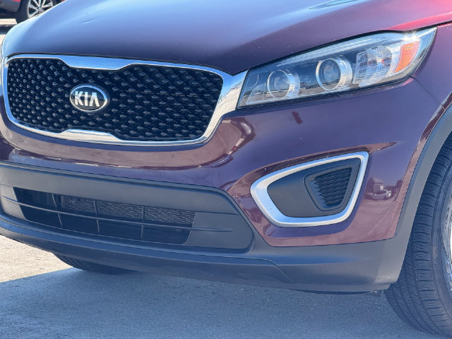 Used 2017 Kia Sorento AWD w/ LX Convenience Package image 3