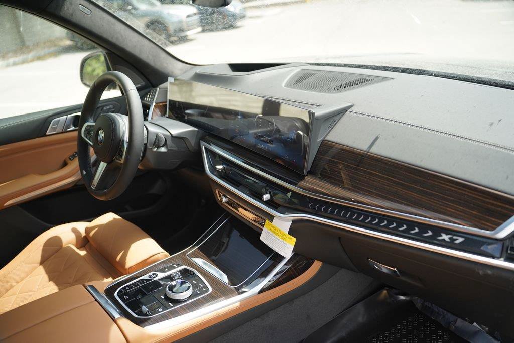 Used 2027 BMW X7 xDrive40i w/ Executive Package AWD/4WD image 16