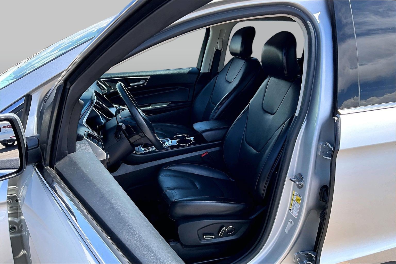Used 2017 Ford Edge Titanium AWD/4WD image 25
