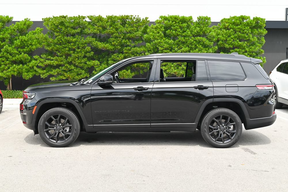 Used 2025 Jeep Grand Cherokee L Limited AWD/4WD image 7