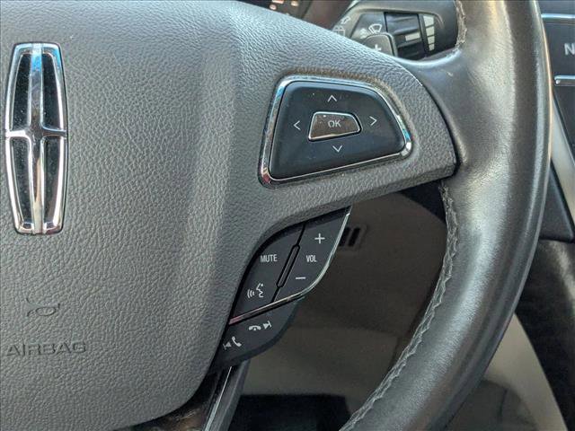 Used 2016 Lincoln MKX Reserve w/ Cargo Utility Package FWD image 5