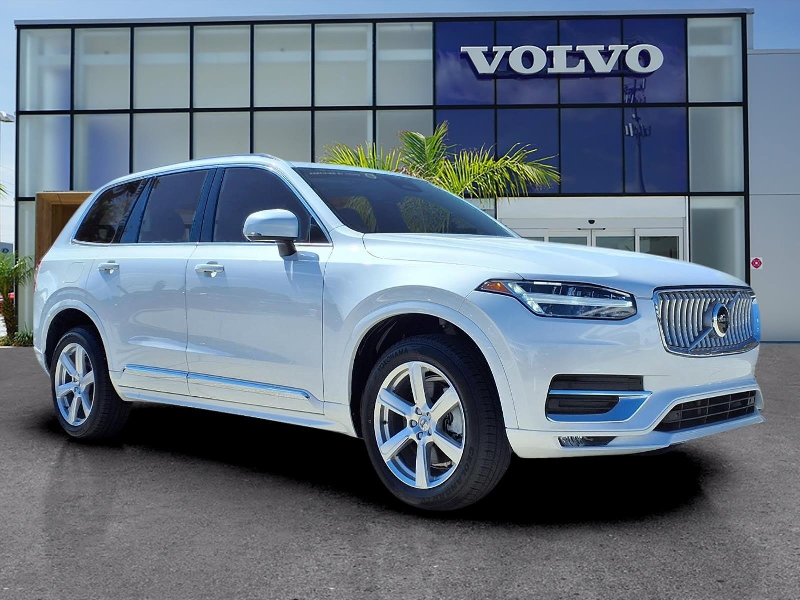 Certified 2024 Volvo XC90 B5 Core AWD/4WD image 1