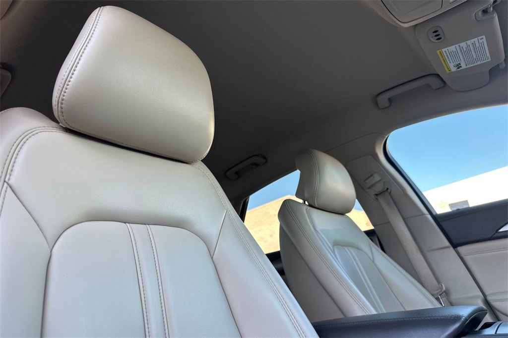 Used 2018 Lincoln MKZ Premiere image 19
