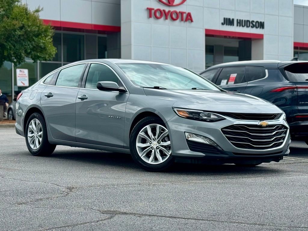 Used 2024 Chevrolet Malibu LT FWD image 2