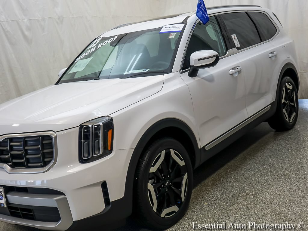 Used 2023 Kia Telluride S w/ S Sunroof Package FWD image 4