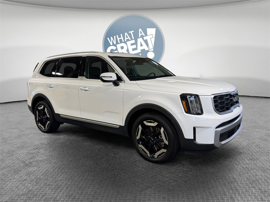 Used 2023 Kia Telluride S w/ S Sunroof Package