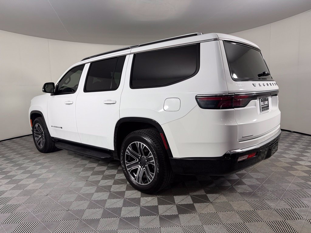 Used 2023 Jeep Wagoneer 4WD w/ Premium Group I image 9