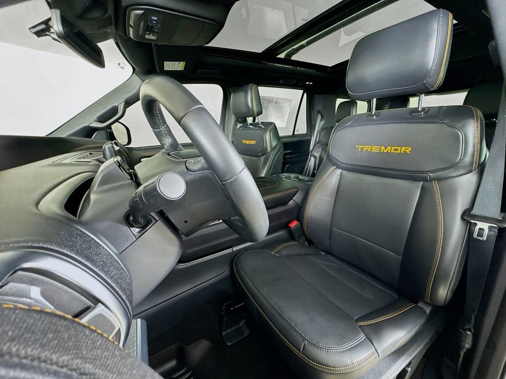 Used 2025 Ford Expedition Tremor AWD/4WD image 2