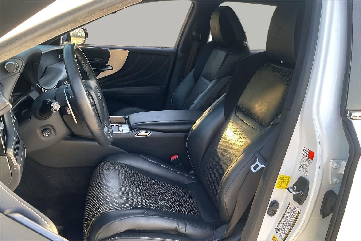 Used 2018 Lexus LS 500 F Sport w/ Accessory Package (Z2) AWD/4WD image 8